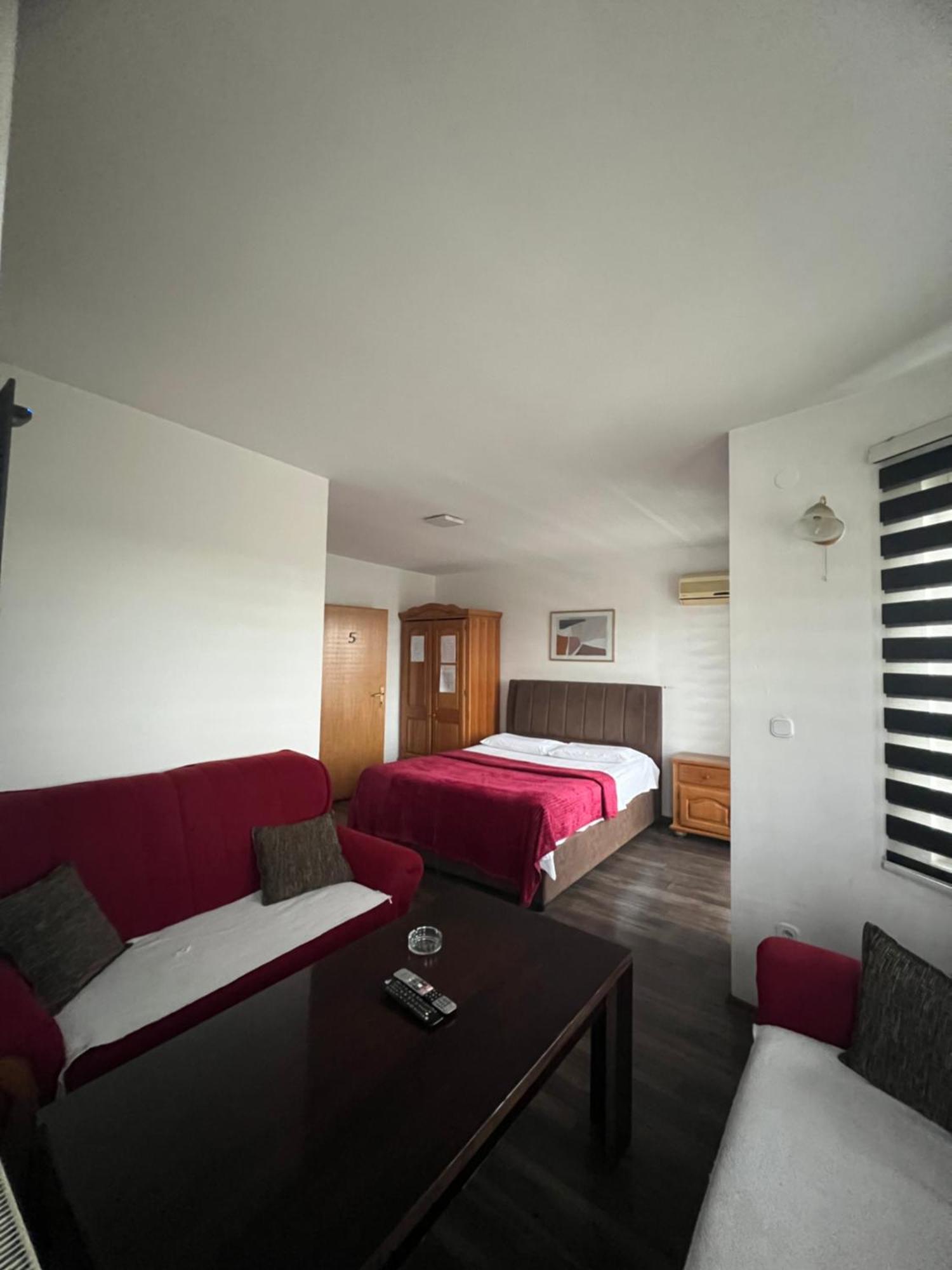 Hotel Prenociste Samir Gradacac Exterior foto